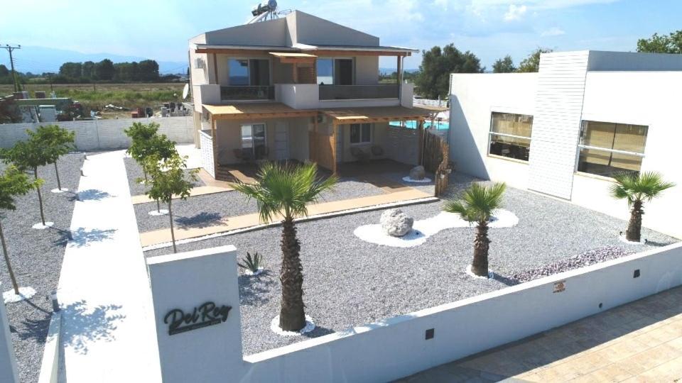 Del Rey Paralía Exterior foto